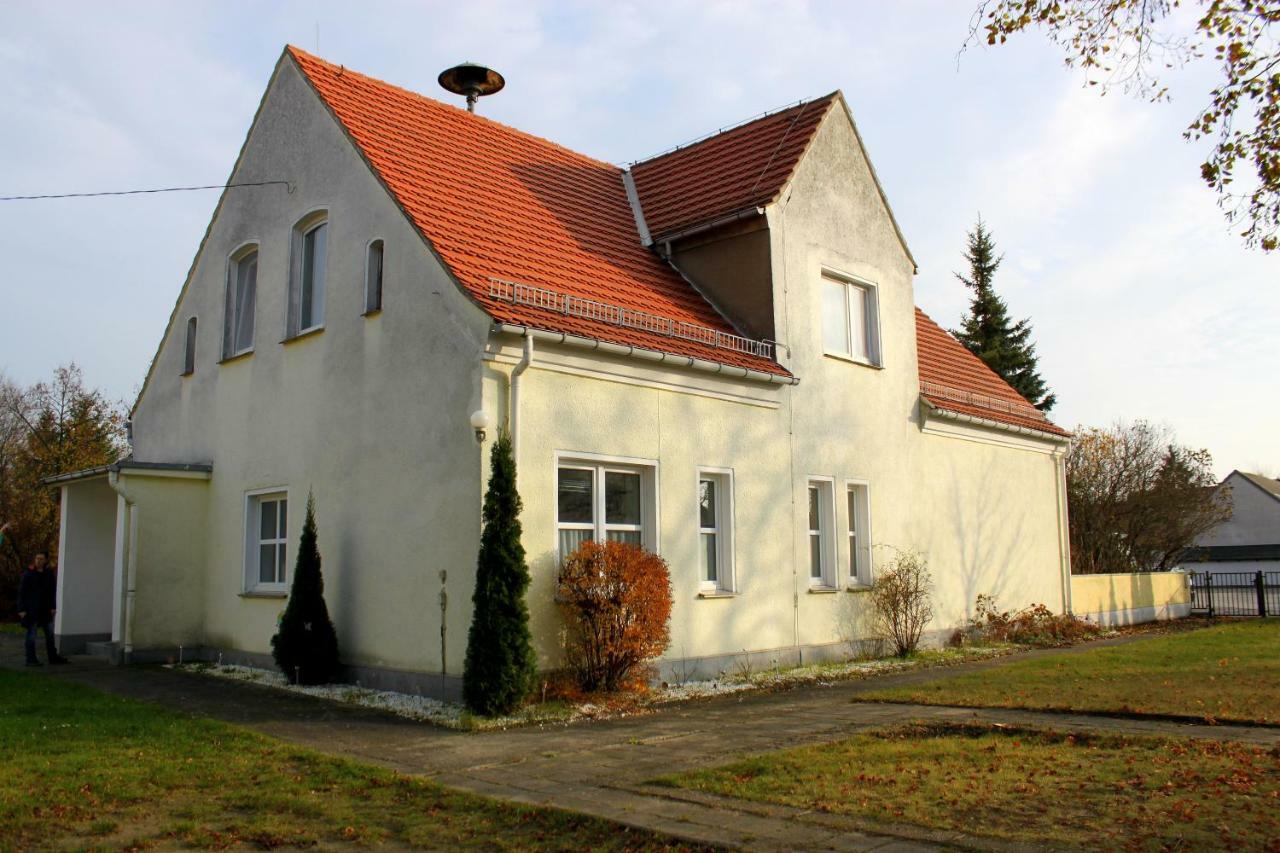 Ferienwohnung "Zur Alten Schule" Neuburxdorf Luaran gambar